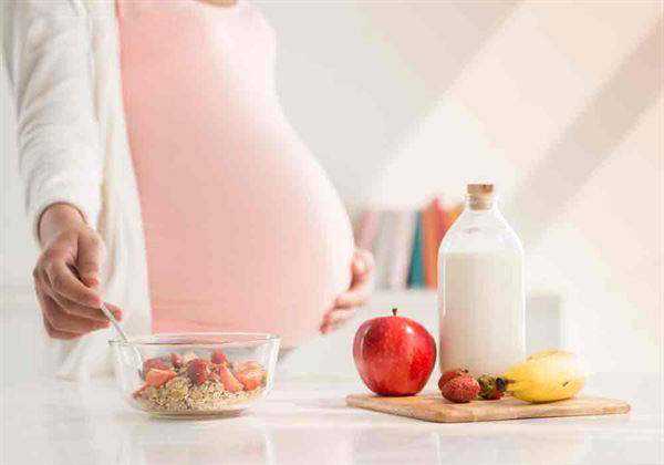 适合一岁半宝宝的奶粉一天喝多少合适：根据喂养经验和专家